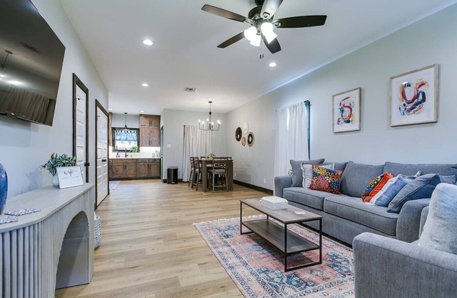 Cactus Hotel W/2BR & 2.5BA