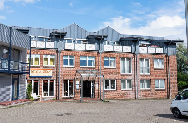Café & Hotel am Holzhafen