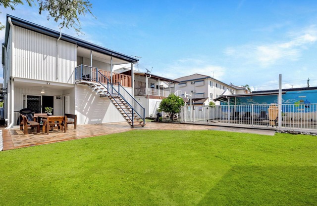 Cairns central walking Distance "Town House"