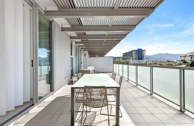 Cairns Coastal Charmer Your Waterfront Sanctuary
