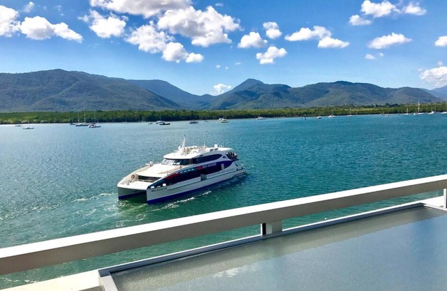 Cairns Waterfront Luxury at Harbourlights