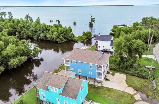 Cajun Bayou Escape – Fishing, Game Room + Dock, Short or Long-Term Stays