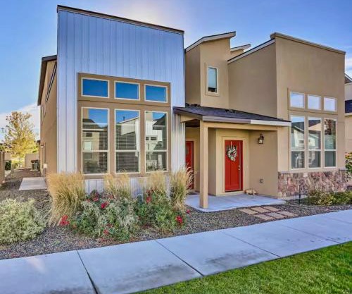 Cajun King Townhome - Village 3 En-suite Bedrooms
