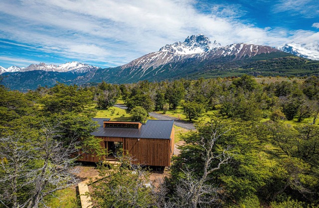 Calafate Cabin in Patagonia with stunning views of Cerro Castillo