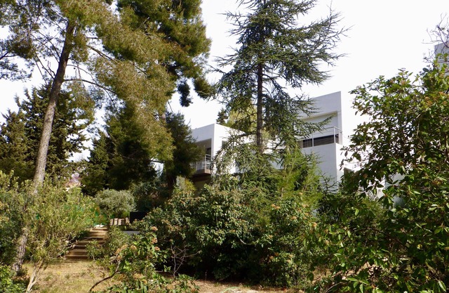 Calanques , Villa Lucienne, T2 classified 4*, 40m2 with parking, pine forest.