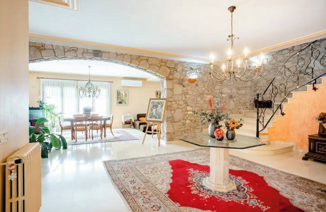 CalFerrerNou. House of high standing.swimming pool.garden.garden