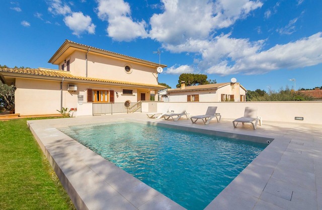 Calma - Beautiful villa with garden in Son Serra de Marina