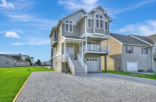 Calypso is a breathtaking Waterfront Vacation Home in Captain`s Cove.