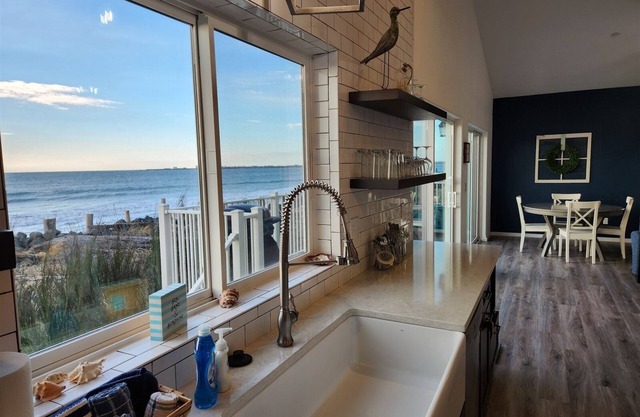 Calypso`s View - Private beach and hot tub