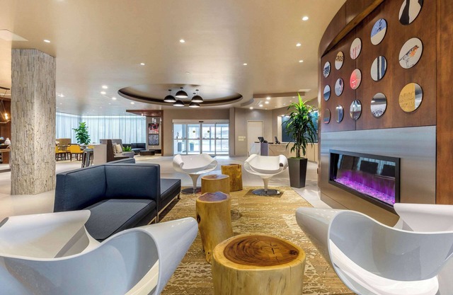 Cambria Hotel Milwaukee Downtown