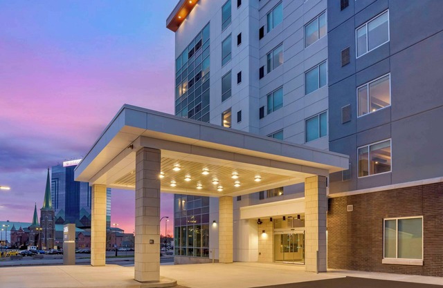 Cambria Hotel Niagara Falls