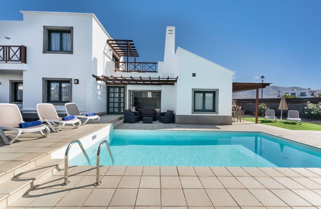 Camelot ​Holiday Homes by LIVVO