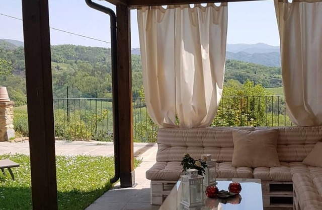 Camera Romantica nel Verde nella Quiete tra Natura, Arte, Buon Cibo, Cordialità
