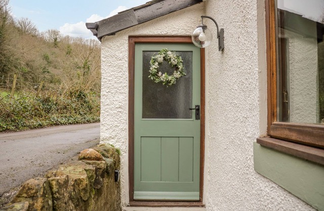 CAMERTON HALL COTTAGE, pet friendly, with open fire in Cockermouth