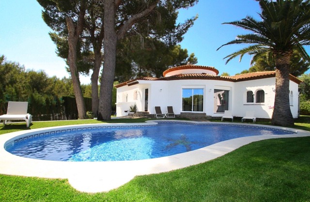 CAMILA Villa piscina privada, jardín y Wifi gratis