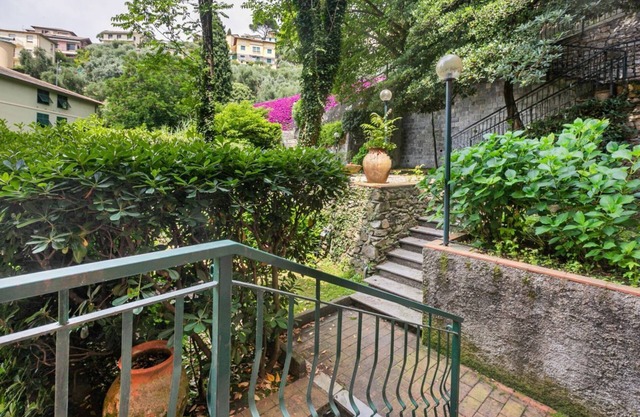 Camogli Bright Apartment with Parking
