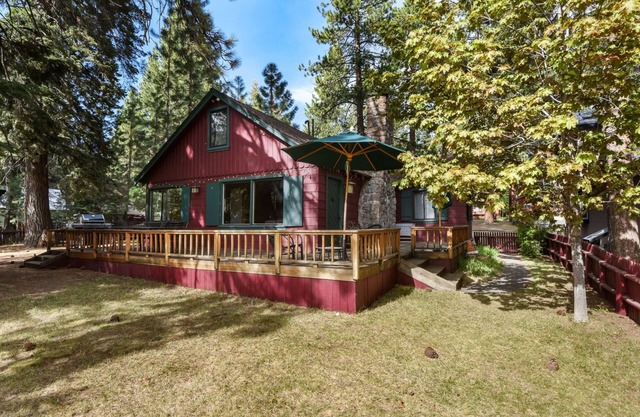 Camp Brassie - On Golf Course, Dog Friendly, Walk to Beach