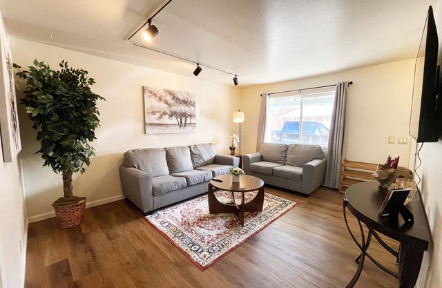 Campbell Cozy & Bright 2B/1b/AC/close to Downtown