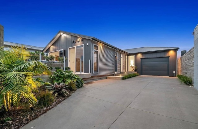 Campbell Retreat - modern easy living