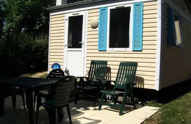 CAMPING THE BASTIDE * - Mobile Home 1 bedroom with sanitary ASTRIA 17,3 m2 2 people