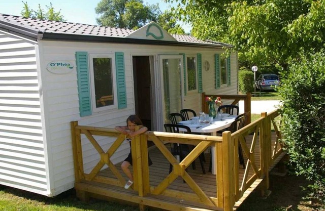 Camping 3 étoiles - Piscine - ccba0ai