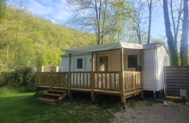 Camping 3 étoiles - Piscine - eeeghf