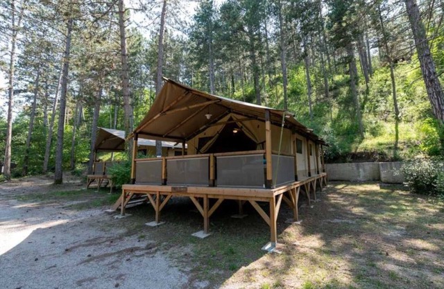 Camping 4 étoiles - Piscine - ccaifif