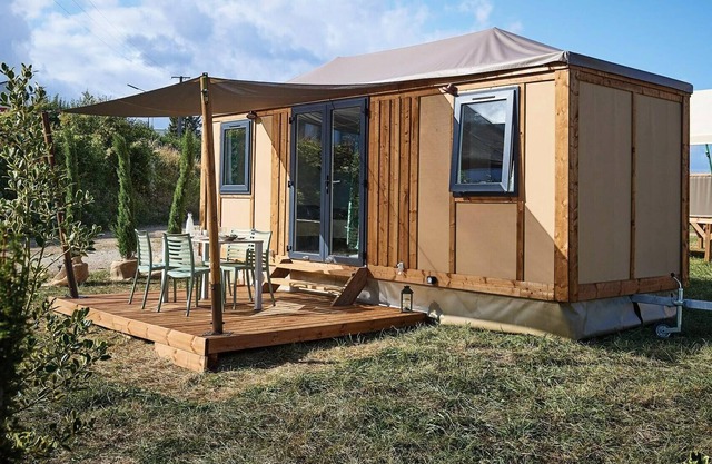 Camping Forcalquier Les Routes de Provence*** - Mobile-lodge 3 Rooms 4 People Without sanitary facilities