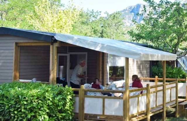 Camping 3 étoiles - ccbaf00
