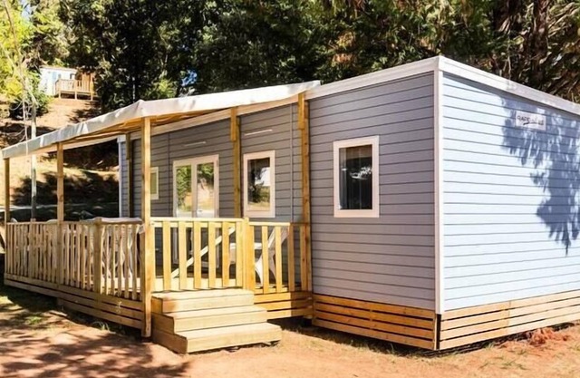 Camping Le Val d'Ussel **** - Mobile home Comfort XL 4 Rooms 6 People