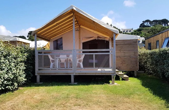 Camping Seasonova Les 7 Iles * - ECOLODGE sur Pilotis - 2 bedrooms 5 persons