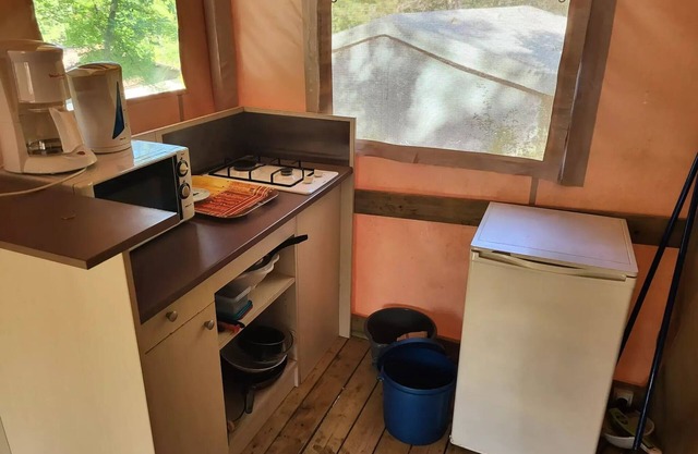 Campsite Bastides* - 3-room Sahari tent for 5 people Without sanitary facilities