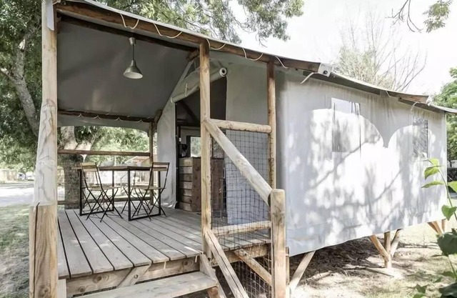 Campsite Flower L'Ile d'Offard * - Cabin Lodge 3 Rooms 4 People