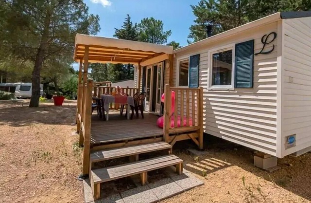Campsite La Pinède in Provence * - Mobile Home Aneth 3 Rooms 4 People
