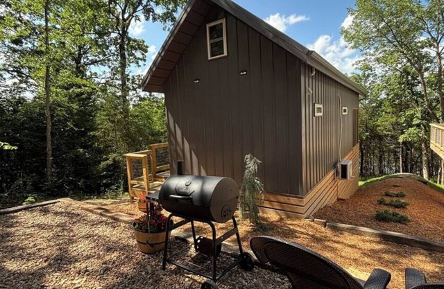Camptown Cabin Lake front walkdown to water with firepit
