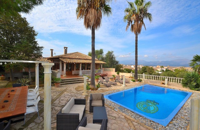 Can Bisbe 187 traditional villa with private pool, beautiful views, barbecue and table tennis