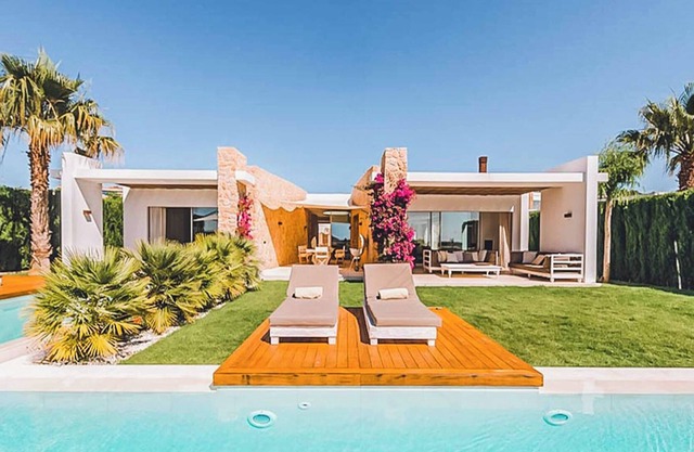 Can Elyza - Five Bedroom Villa, Sleeps 10