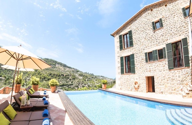 Can Marta - Four Bedroom Apartment, Sleeps 8