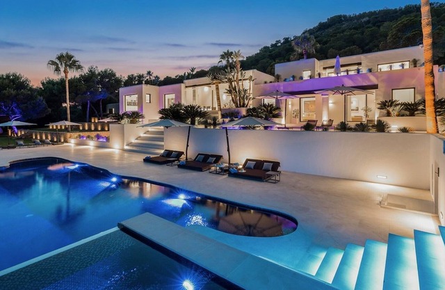 Can Nemo - Six Bedroom Villa, Sleeps 12