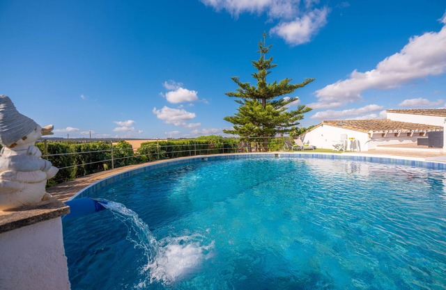 CAN PINTAT (LLUBÍ) - Fantastic rustic estate with pool and free WiFi