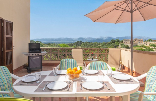 CAN REI (COSTITX) - Charming village house in the heart of Mallorca. Free WiFi.