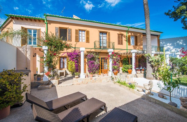 CAN REI DES PLA - Chalet with private garden in Gènova. Free WiFi
