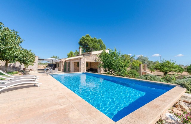 CAN SITJAR - Country house with private pool and free Wifi on the outskirts of Porreres