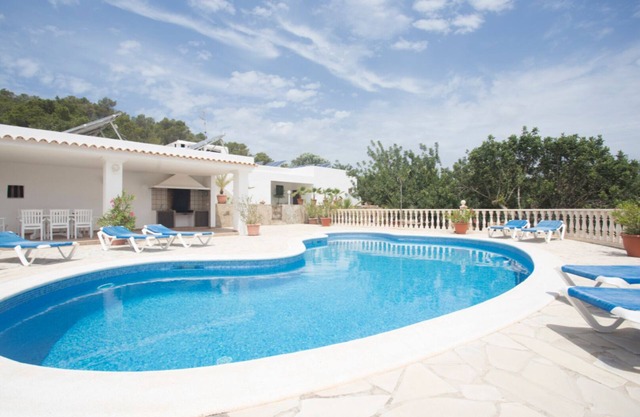 Can Tunicu has great sea views near to San Antonio