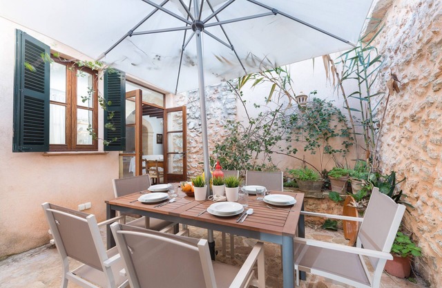 CAN VALLORI - Nice house with interior terrace in Sencelles. Free WiFi