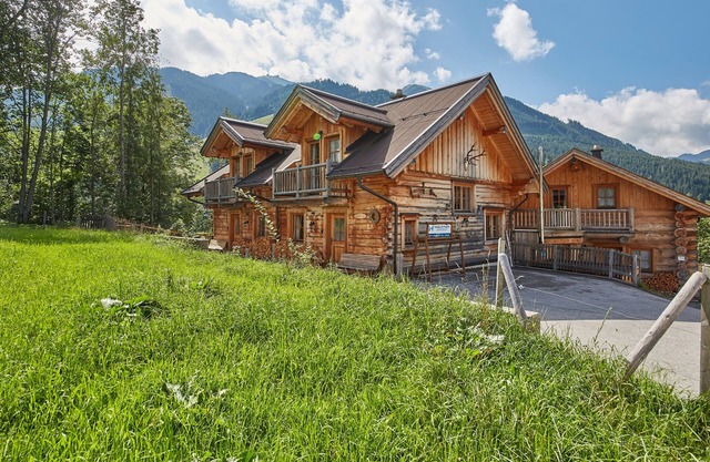 Canadian log cabin in the heart of Saalbach-Hinterglemm with JokerCard in Summer
