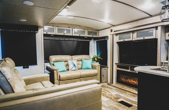 Canal front, Fishing, Boating, Fun yet Relaxing!