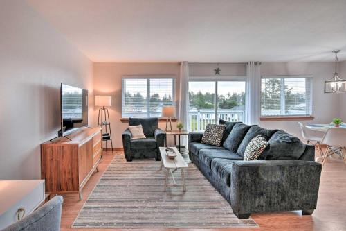 Canal-Front Vacation Rental in Ocean Shores