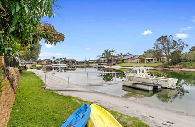 Canal living with private beach, boat ramp, pontoon, fishing and kayaks.