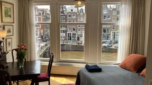Canal View B&B Amsterdam